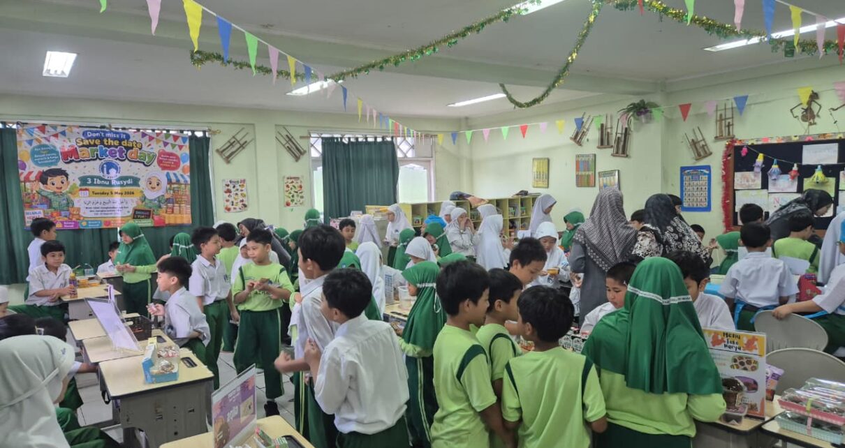 Market Day SDIA 19 Sentra Primer: Edukasi Keuangan yang Menyenangkan